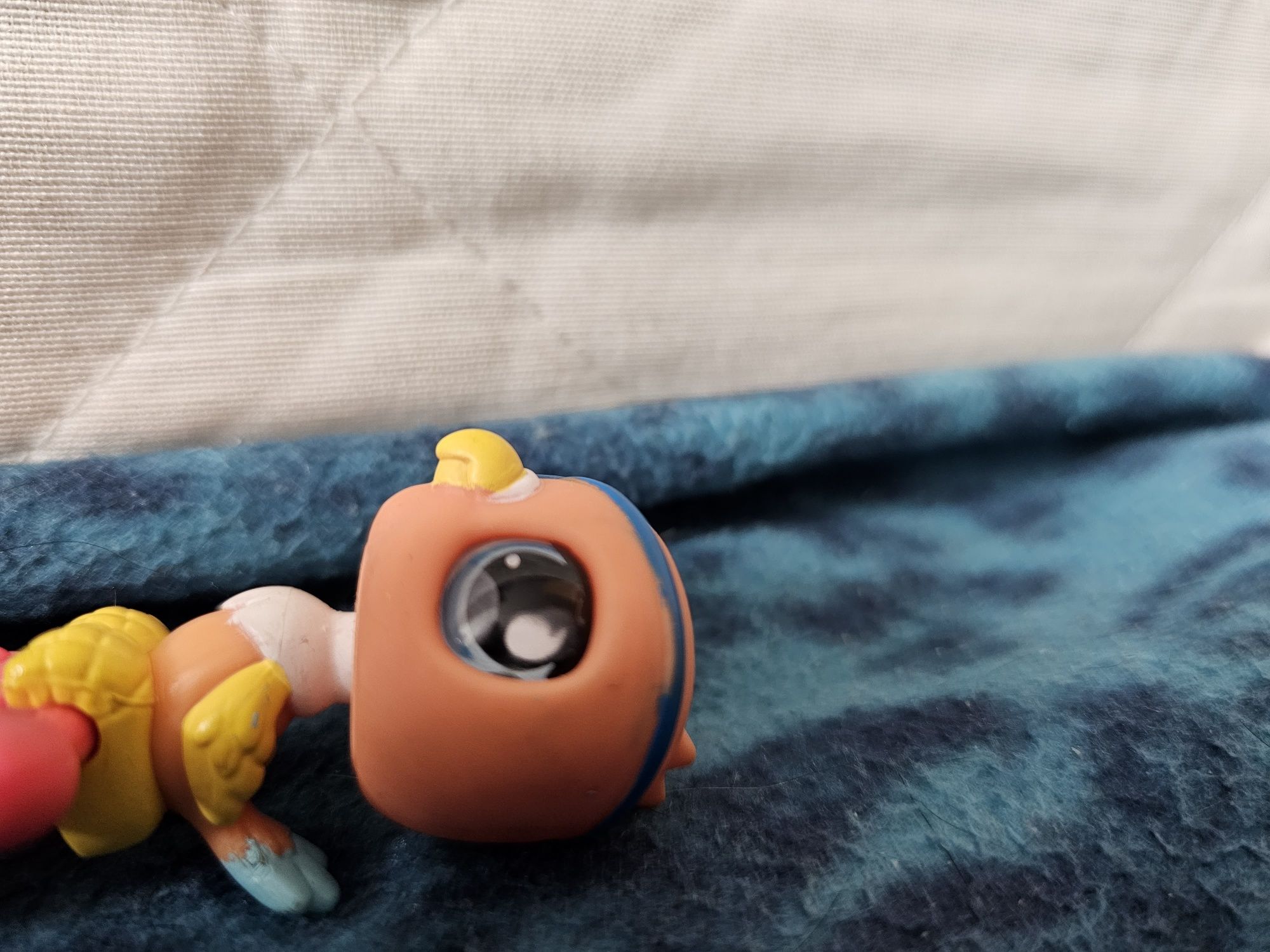 Littlest pet shop papuga szklane oko