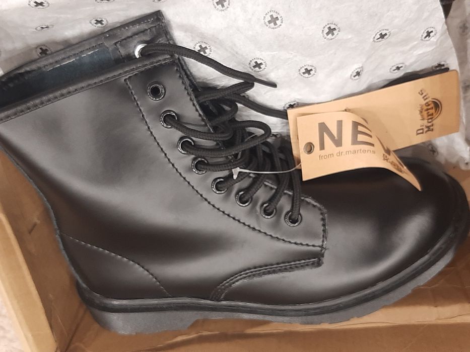 Продам ботинки  женские