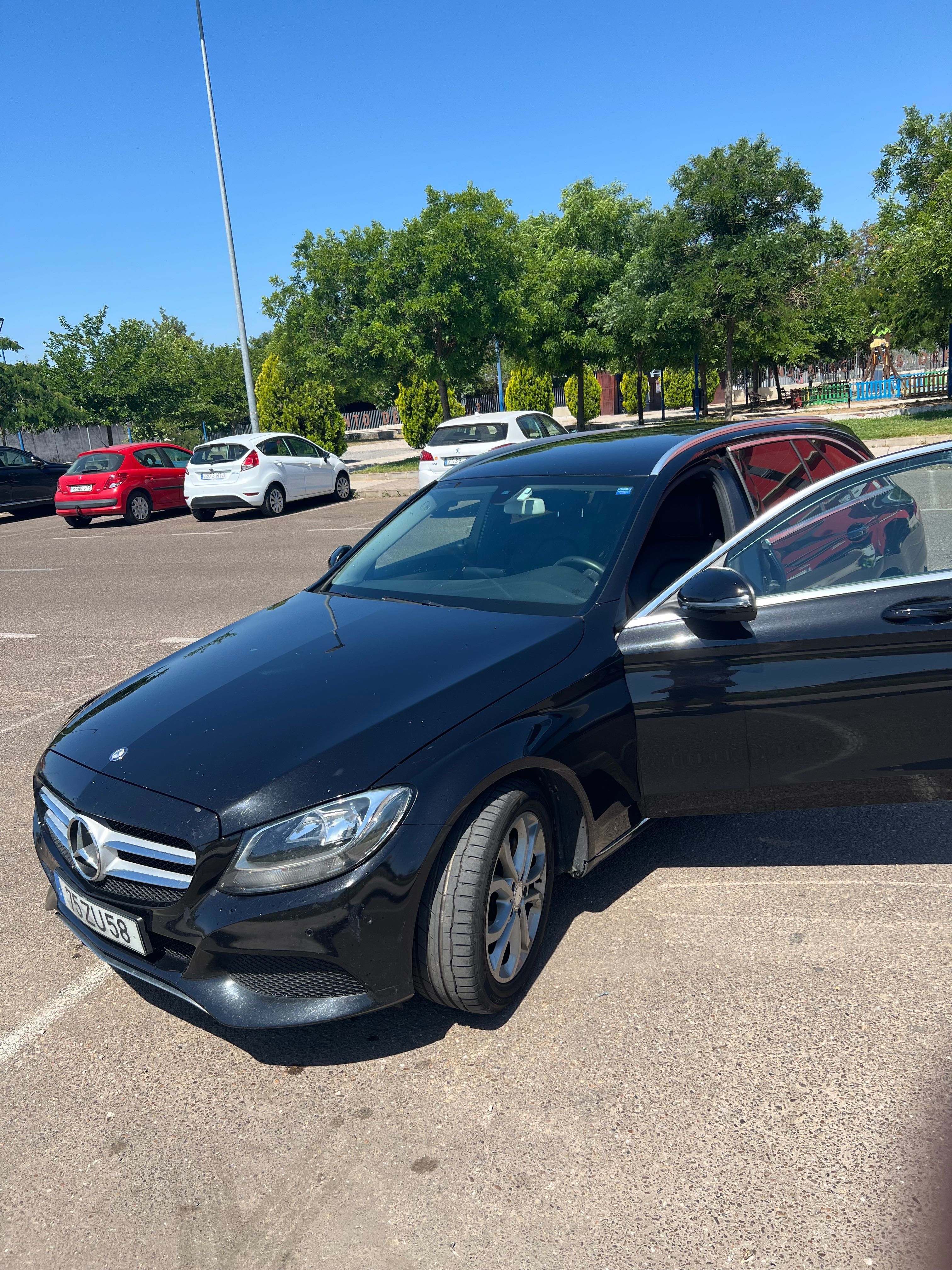Mercedes C200 - impecável