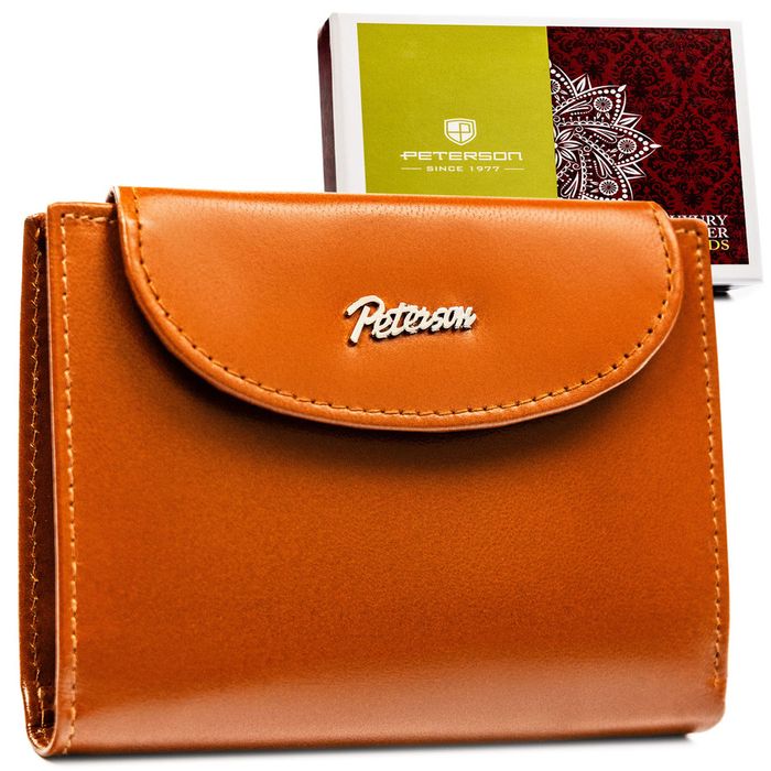 skórzany portfel damski w brązowym kolorze zamykany zatrzaskiem