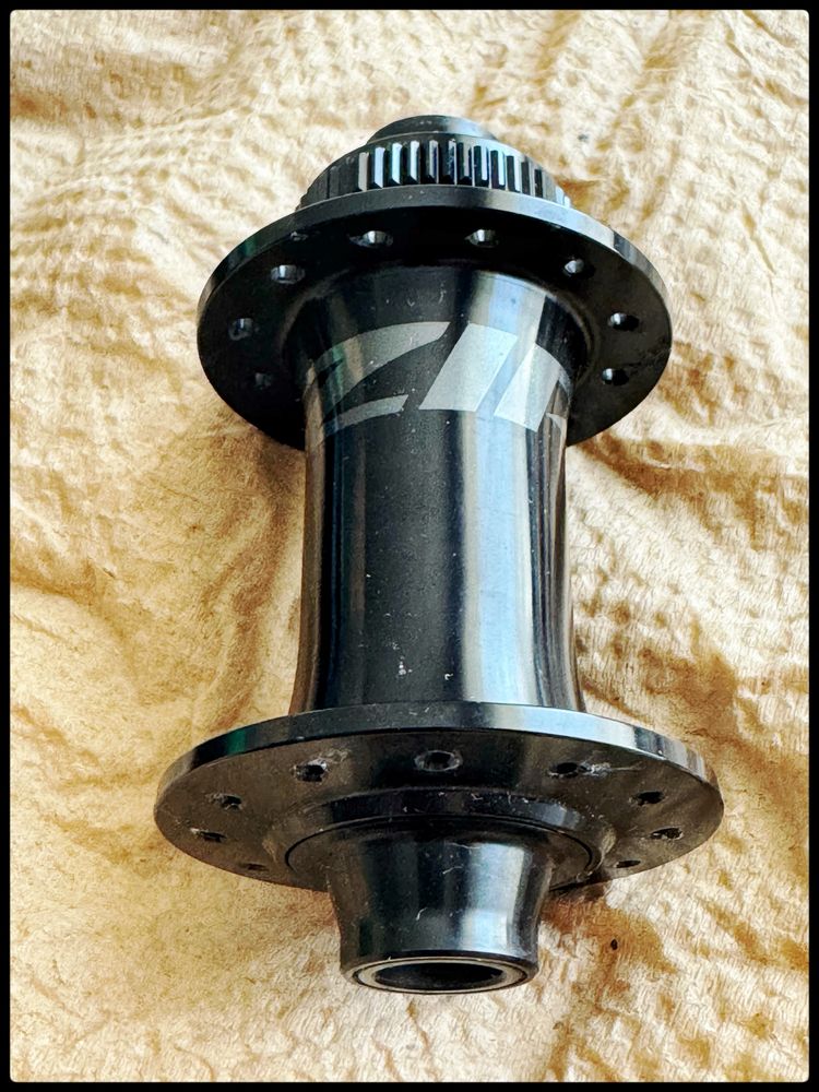 Cubos Zipp c/ cepo Shimano 11s
