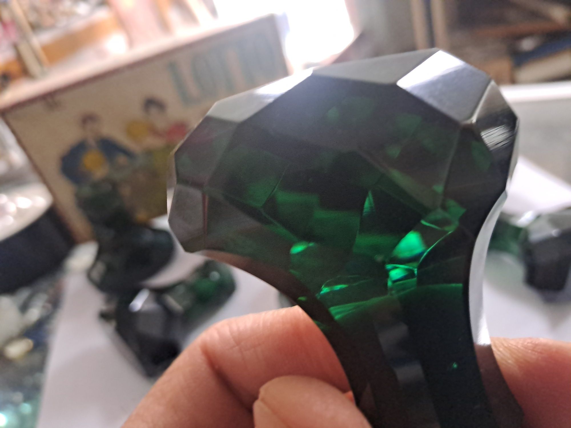 Puxadores porta em vidro verde