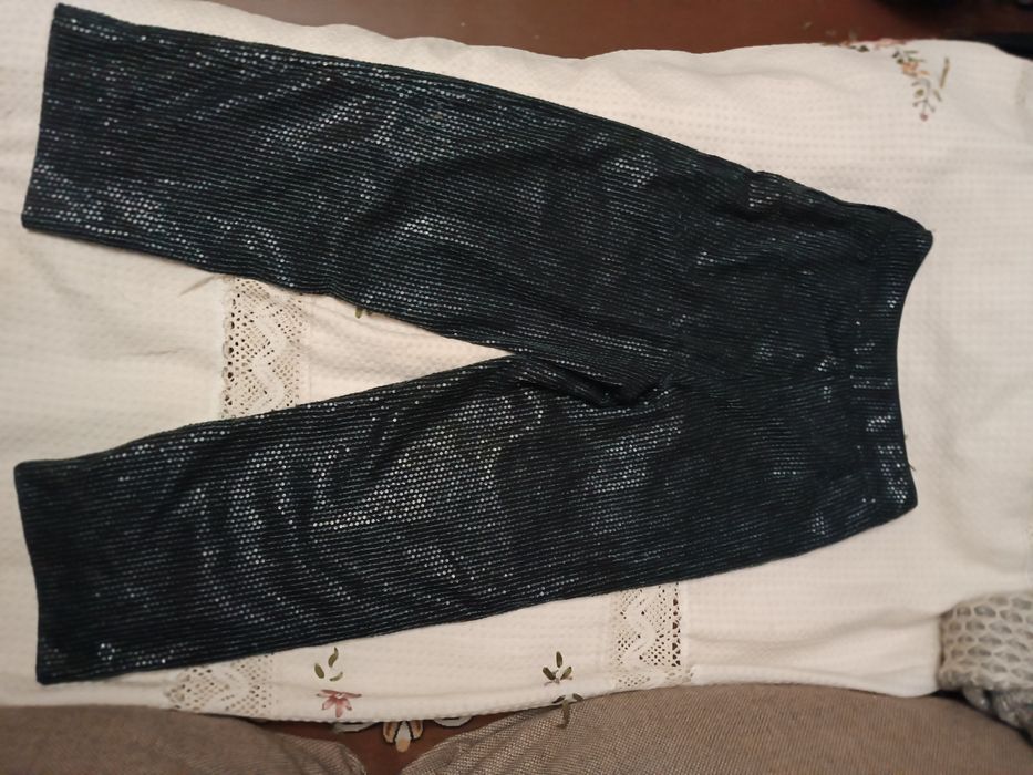 Брюки на девочку H&M с пайетками р.34