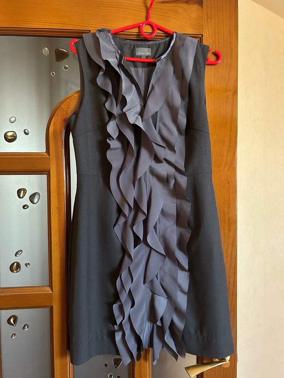 Продам сукню Fendi р.36(S).