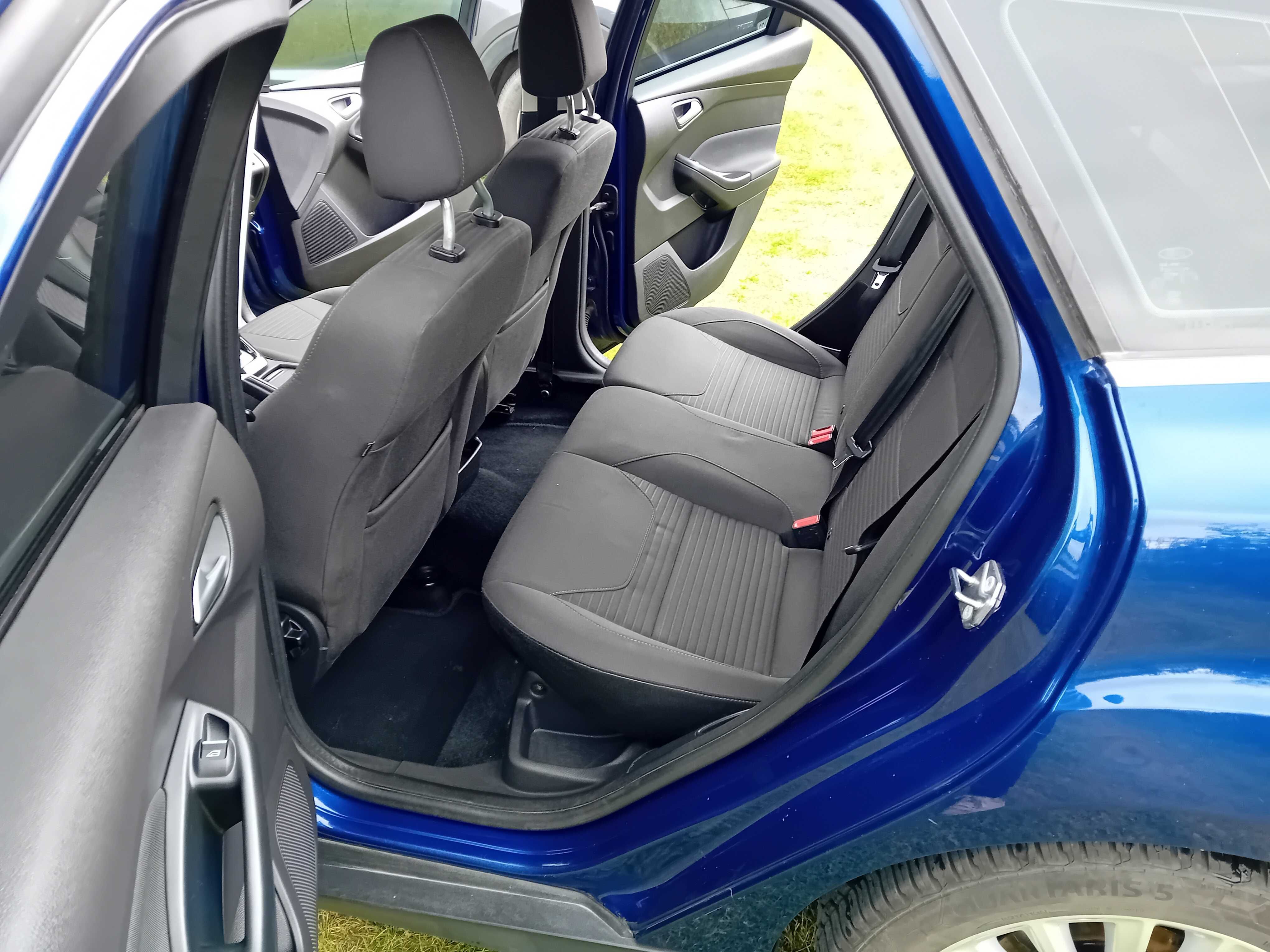 Ford Focus Kombi 1.0 EcoBoost Start-Stop - bogata wersja