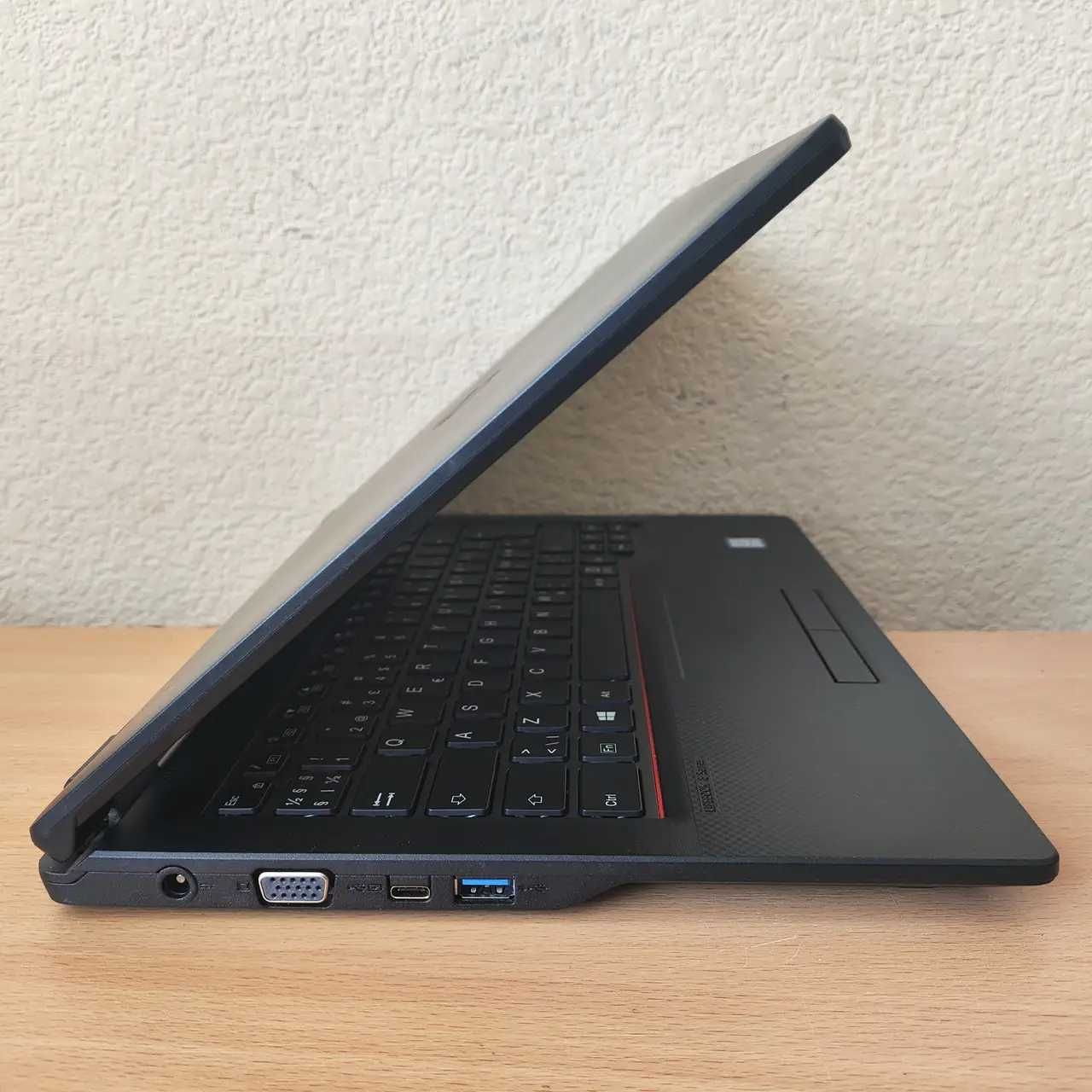 Акція!Для дому Fujitsu E449 14"FHD/IPS i3-8130U/8Gb DDR4/256SSD/UHD620