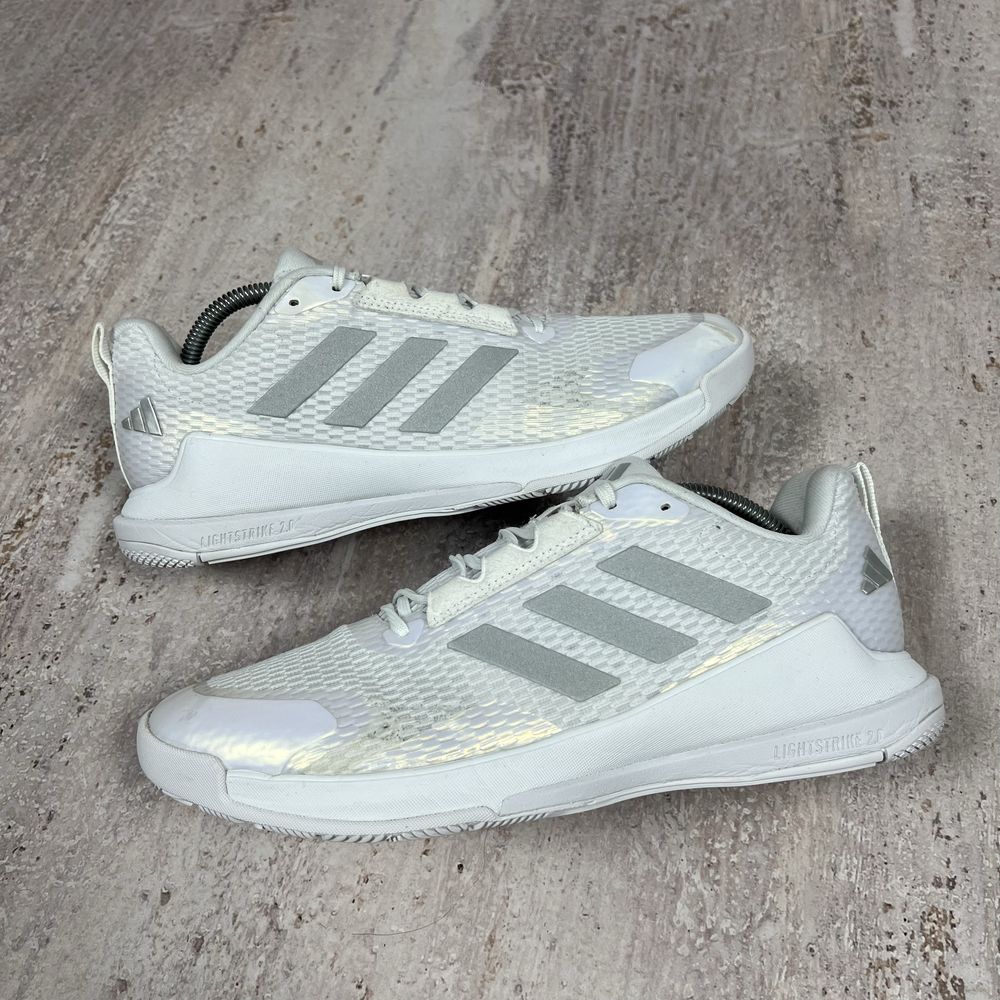 Оригінал кросівки Adidas Novaflight 2 44 розмір