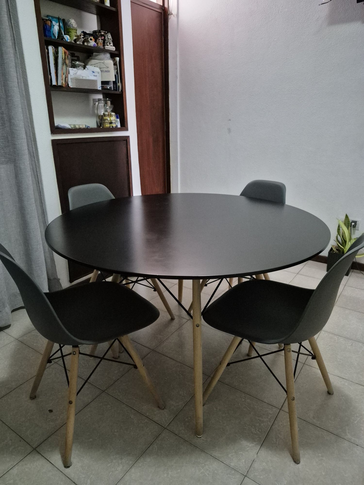 Mesa de jantar redonda