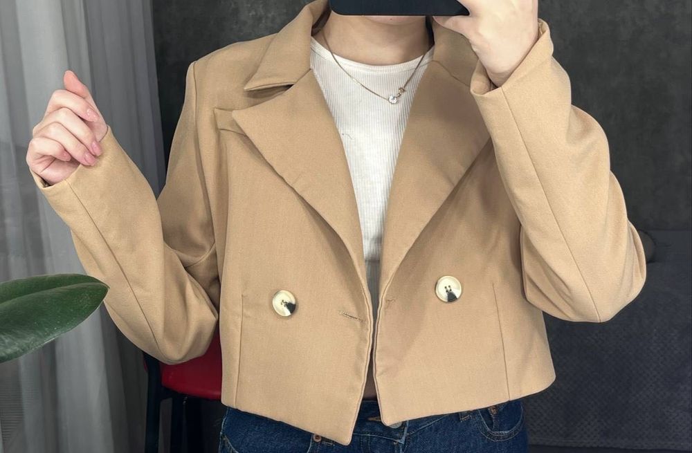 Укорочений жакета