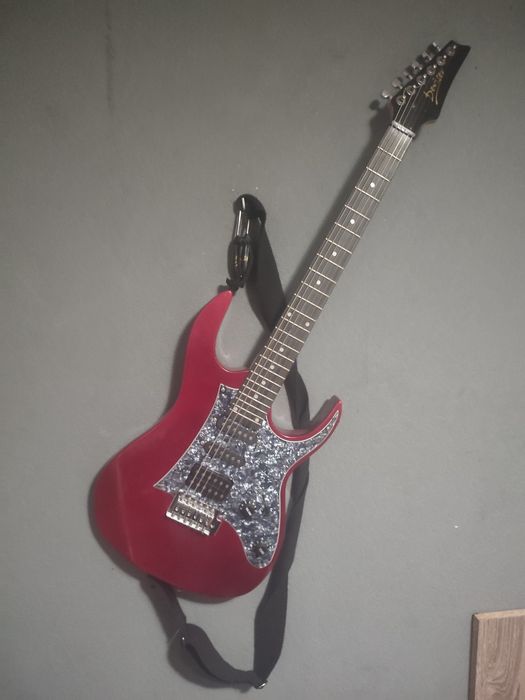 Продам електрогітару Deviser