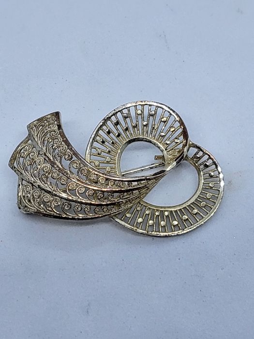 Брошь серебро  835