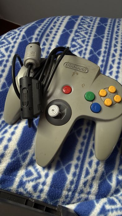 Nintendo 64 + 2 comandos + 4 jogos