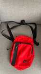 Torba listonoszka NIKE czerwona