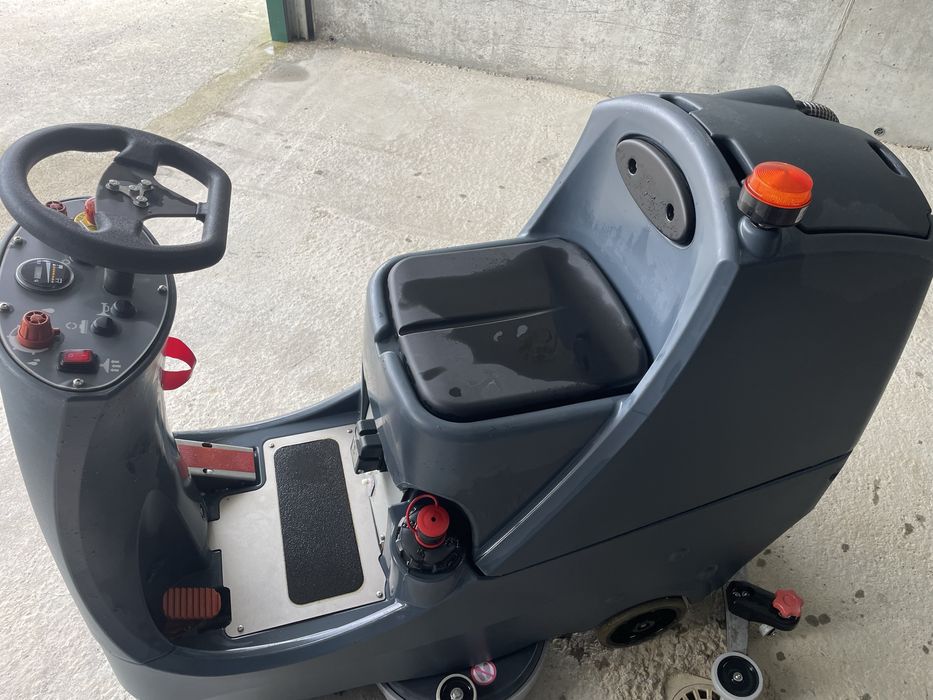 LAVADORA ASPIRADORA A BATERIAS NUMATIC CRL8055