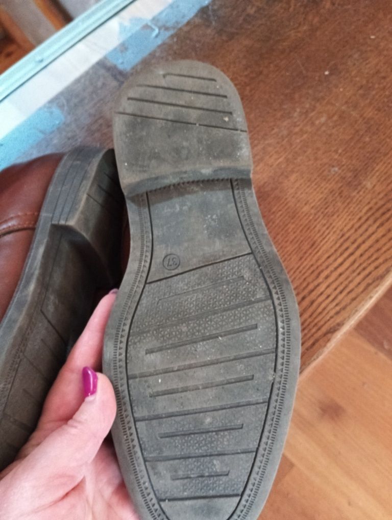 Buty do garnituru