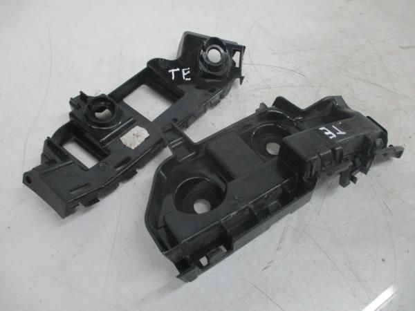 Guia de pára-choques trás direita VOLKSWAGEN Polo (AW1)