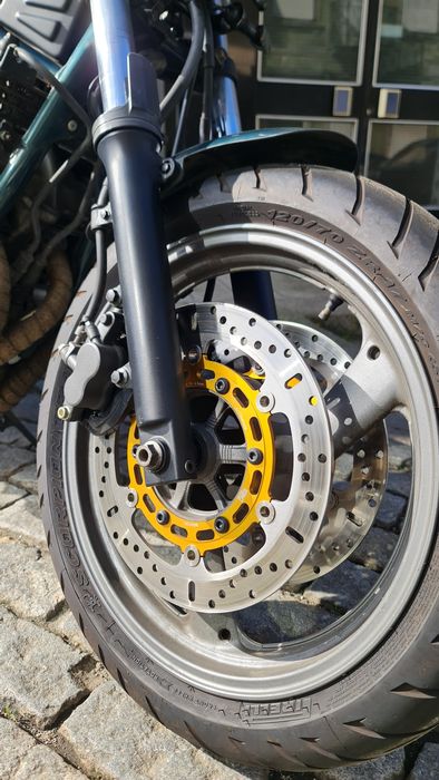 Street killer! Yamaha XJ600N personalizada. Muito material novo
