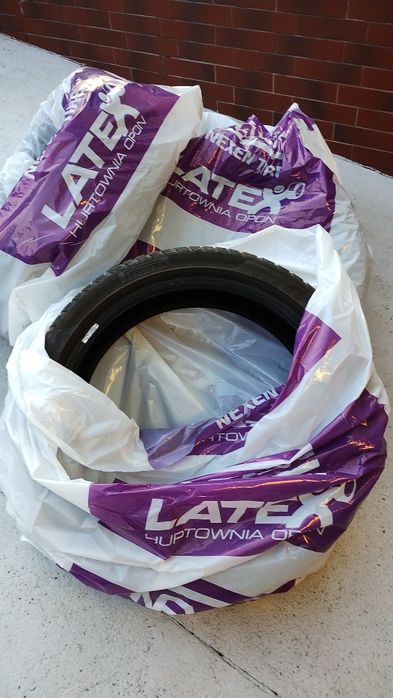 Opony Pirelli Sottozero 3 Winter 225/40/R19/93H  2 szt. - OKAZJA
