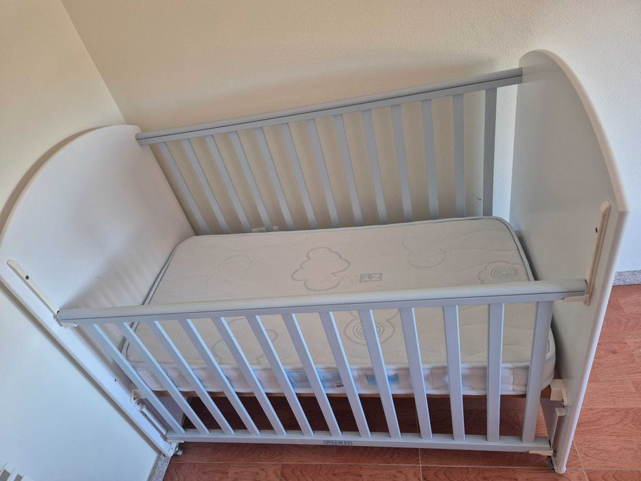 Cama de bebe marca zippy