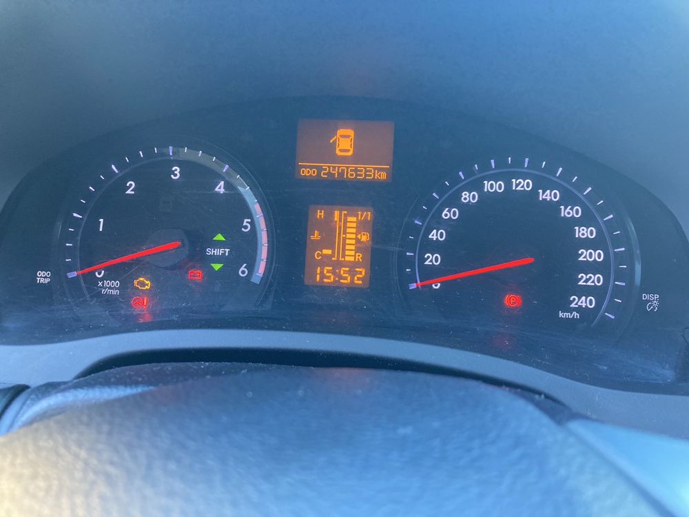 Toyota Avensis 2.0 full-extras ano 2012