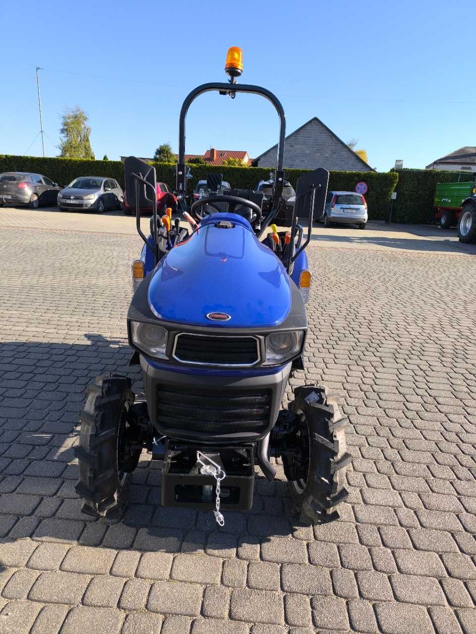 Ciągnik rolniczy FARMTRAC 22 4WD kompakt, miniciągnik od ręki
