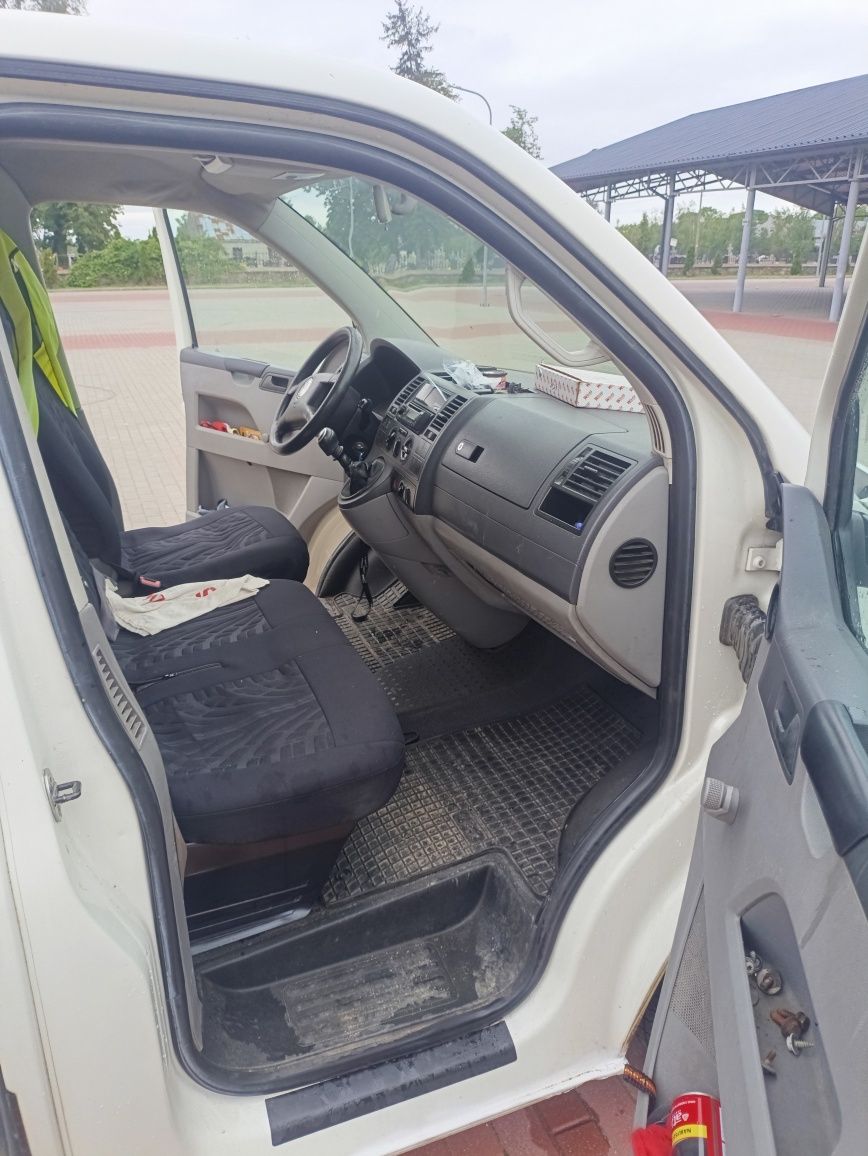 VW Transporter T5 9 osobowy 1.9 TDI