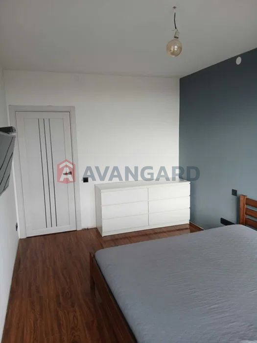 Продам 2 кімн квартиру з ремонтом в новобудові