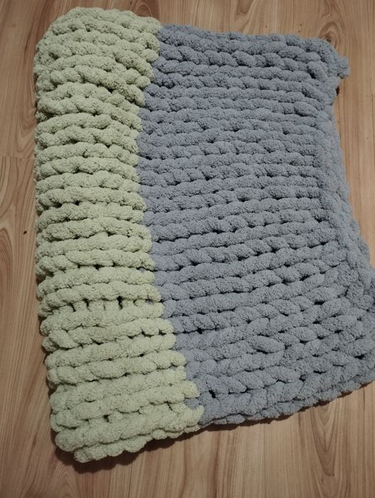 Koc z włóczki cheline