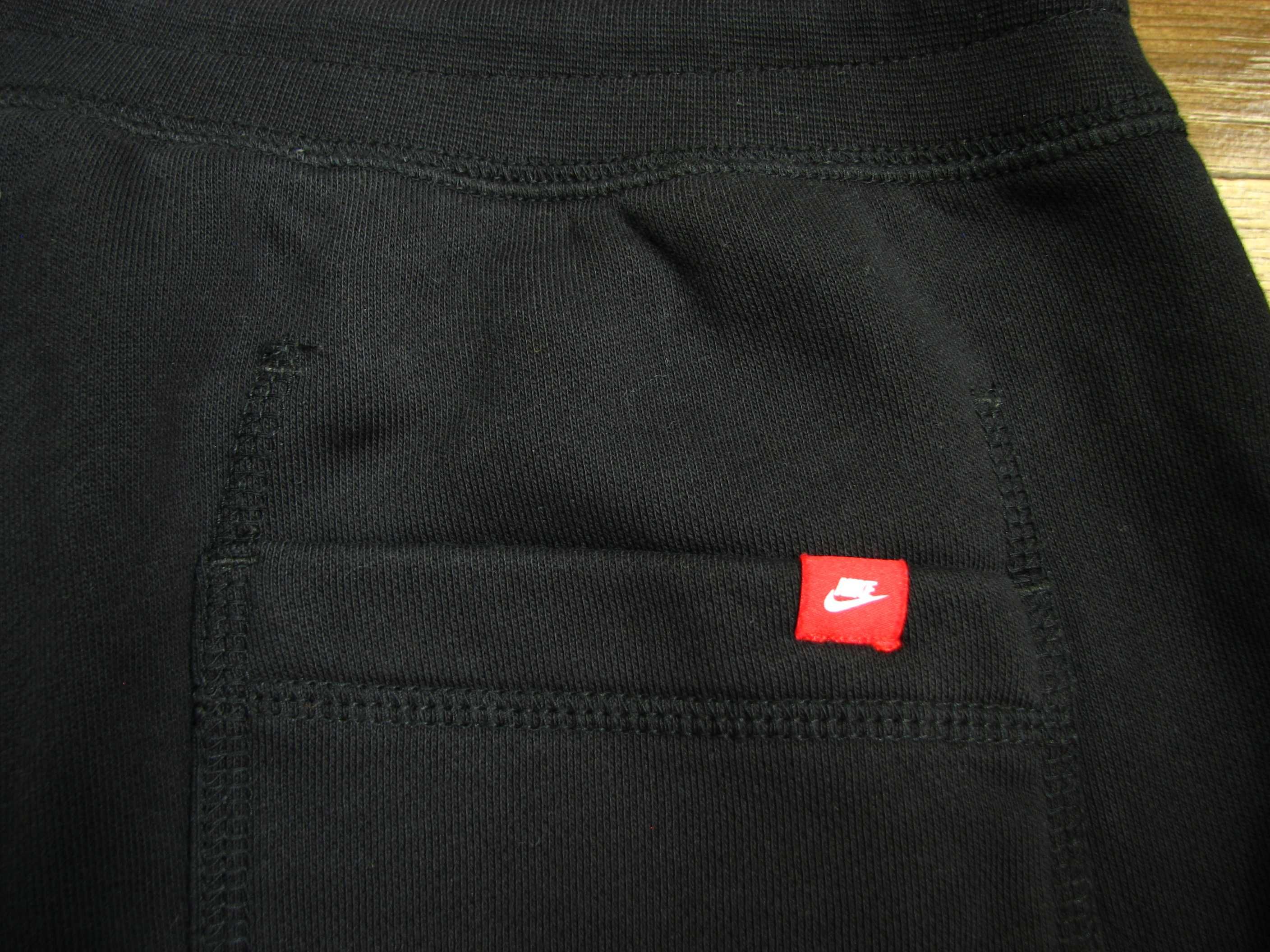 Spodnie dresowe Nike AW77 Cuffed Fleece