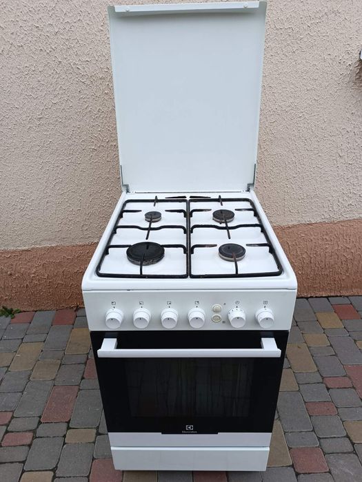 Продам газову плиту Electrolux