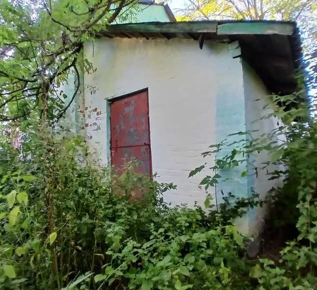 Продам будівлю (колишній магазин)