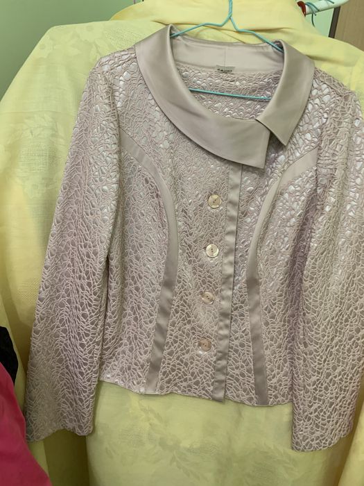 Піджачок пудровий , Польща,  гарно дивиться зі світлою спід