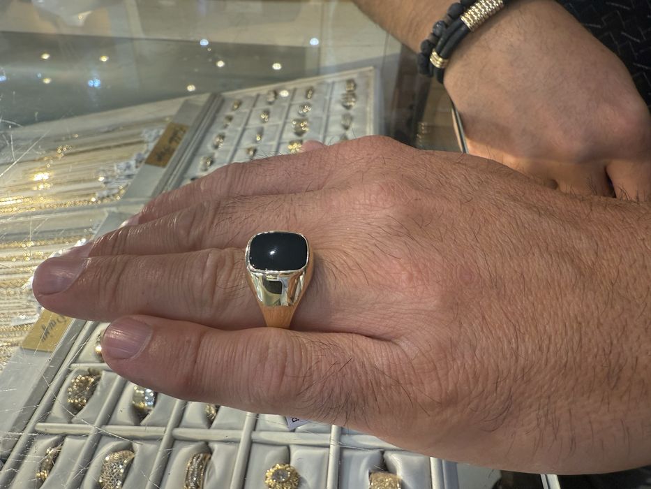 Sygnet zloty męski z onyksem pr 585 mocny