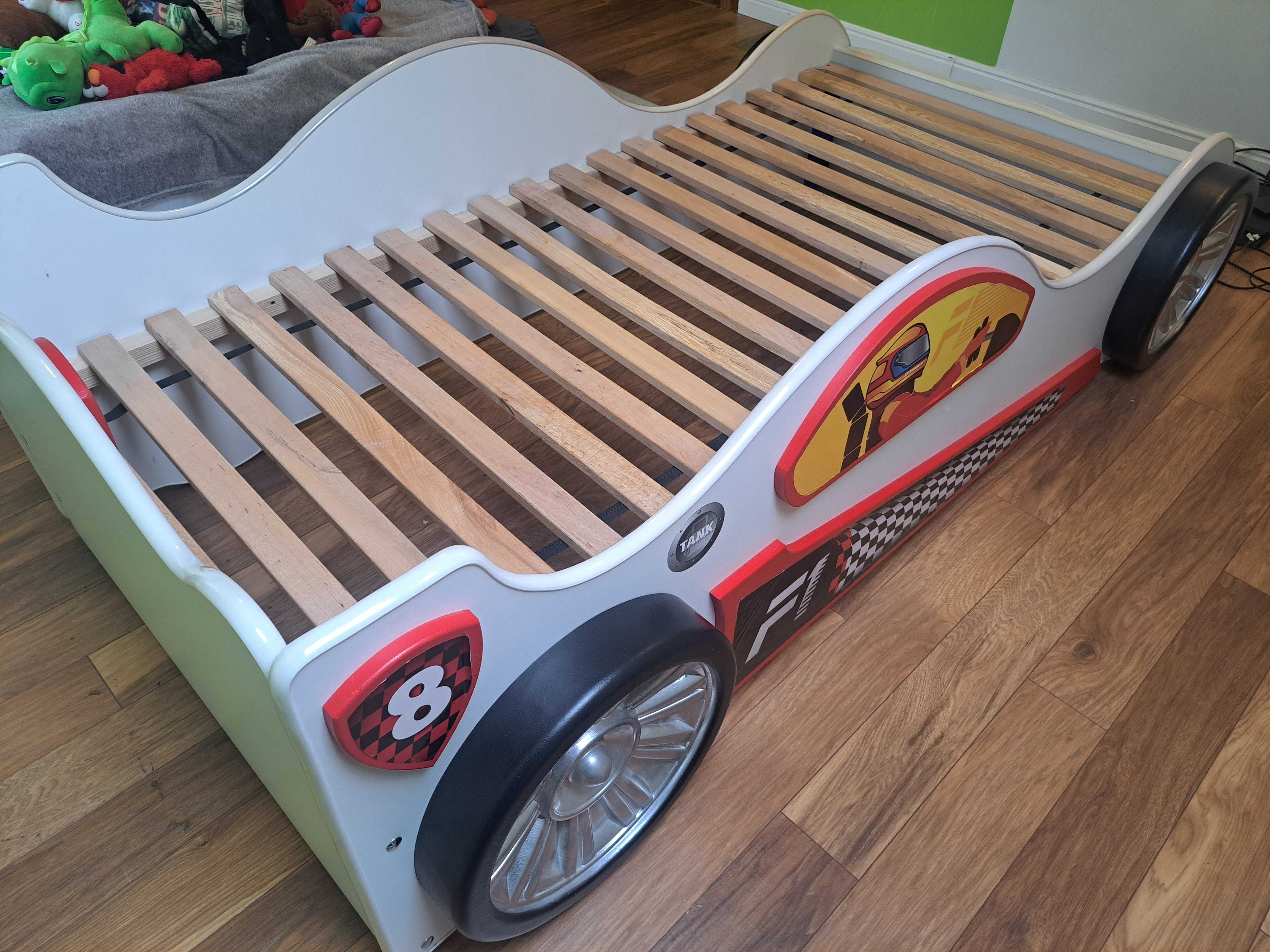 Łóżko dla chłopca 110x205 ze stelażem. Auto. Z dowozem do 15km w cenie