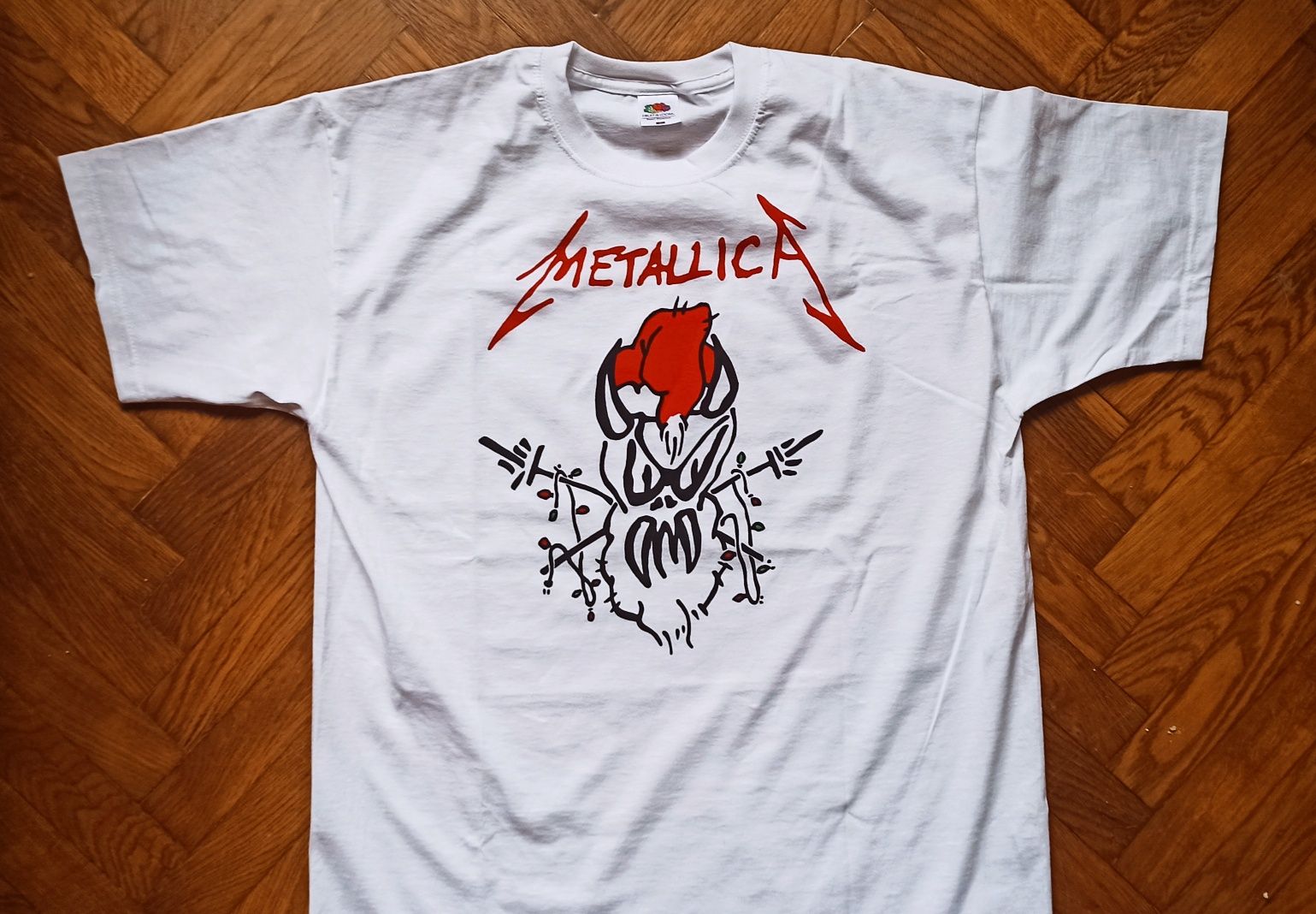 Metallica, koszulka świąteczna