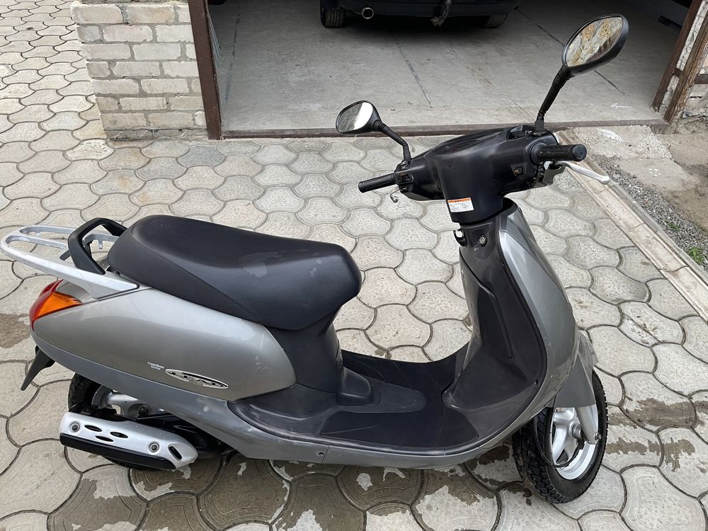 Скутер Honda Lead AF48