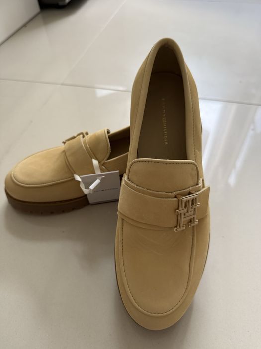 Skórzane loafersy mokasyny TOMMY HILFIGER nowe z metką r. 40 beżowe