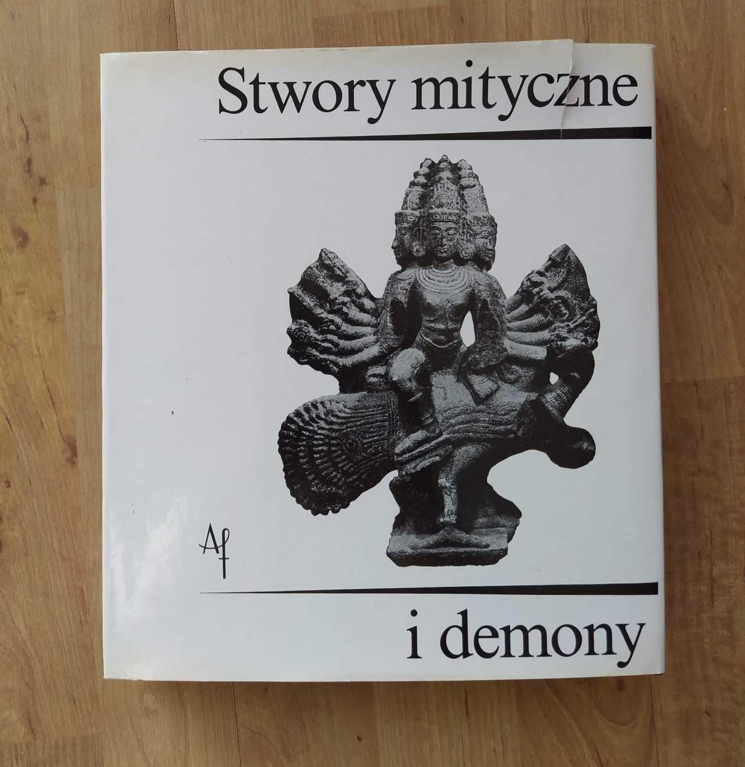 Książka stwory mityczne i demony