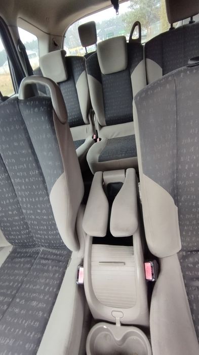 Renault Grand Scenic 7 osobowy 2.0 16 v gaz