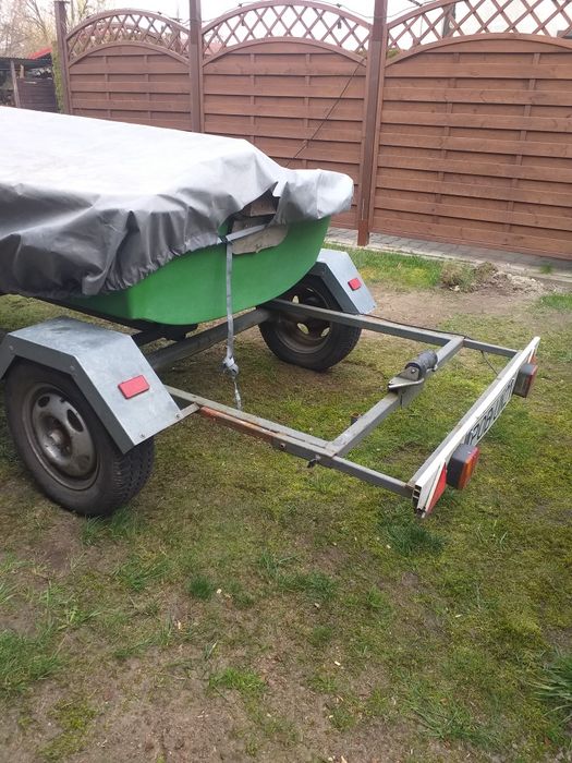 Łódka z przyczepką