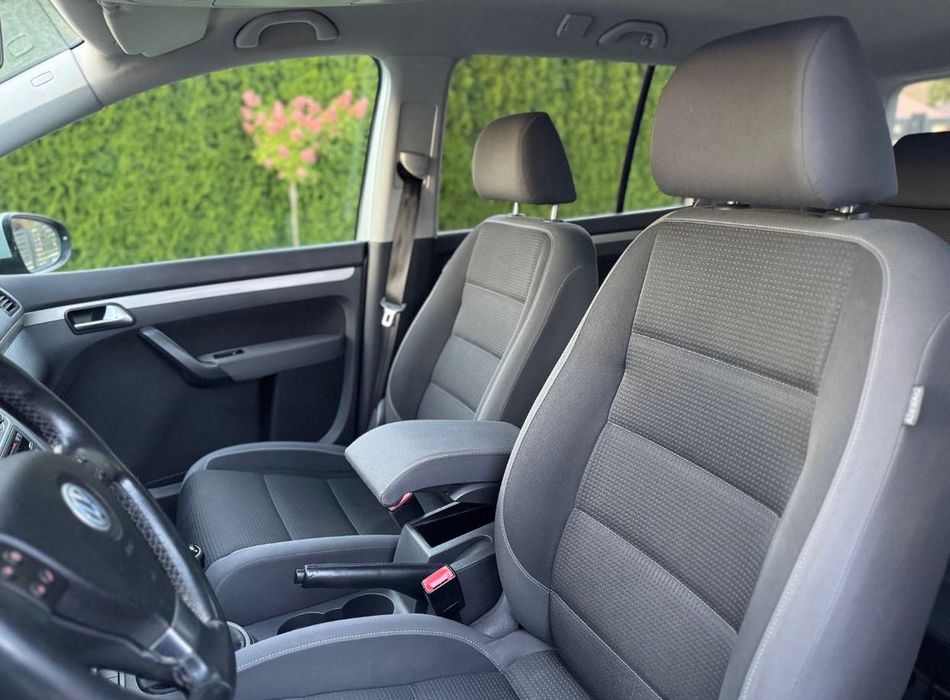 Volkswagen Touran 2010р 2.0 TDI