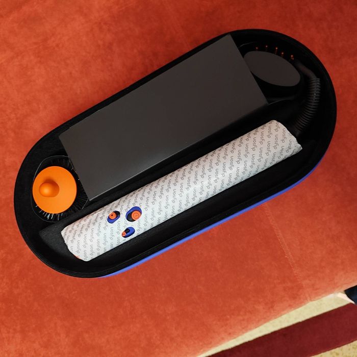 Стайлер для прямого та хвилястого волосся Dyson Airwrap i.d.