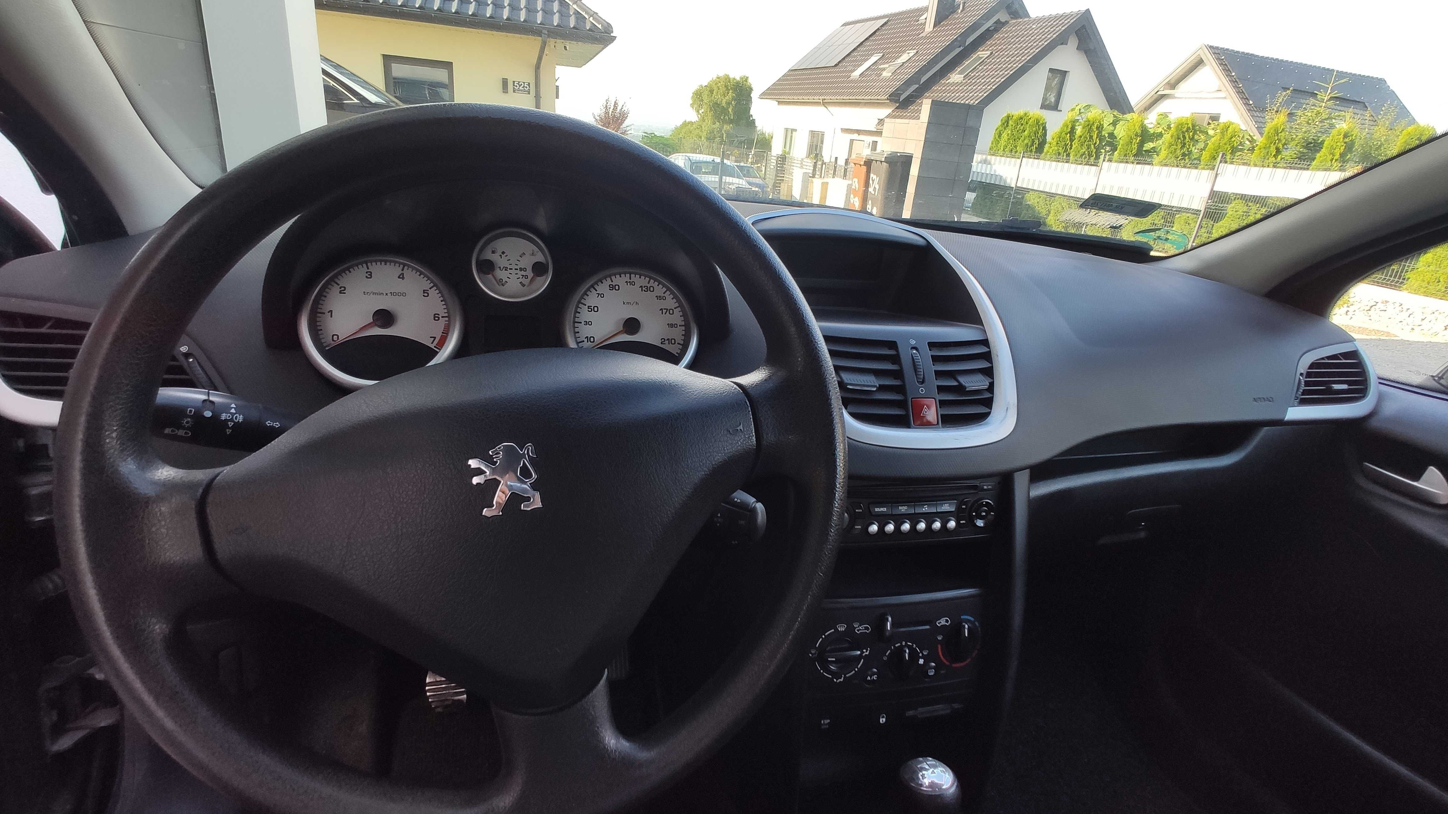 Peugeot 207, 1.4 Benzyna, 2006, 206tys.
