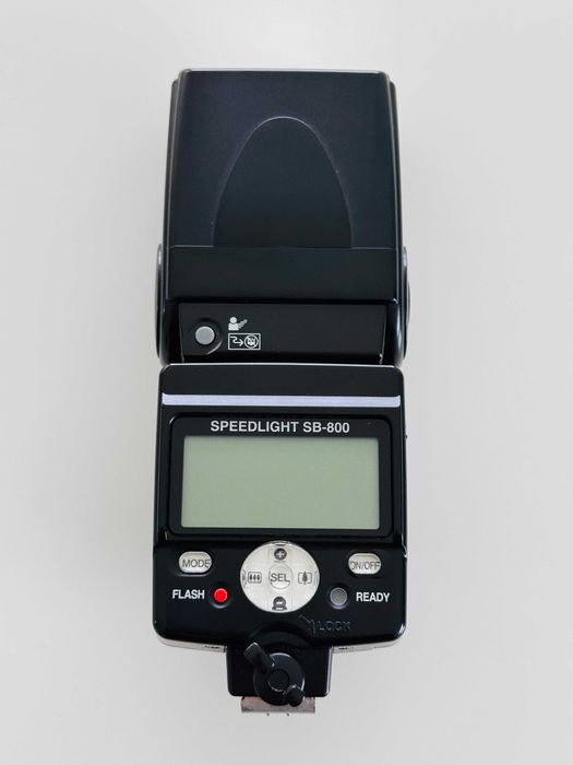 Nikon D700 + Lente Nikon 24-70mm f/2.8 + Flash Nikon SB-800