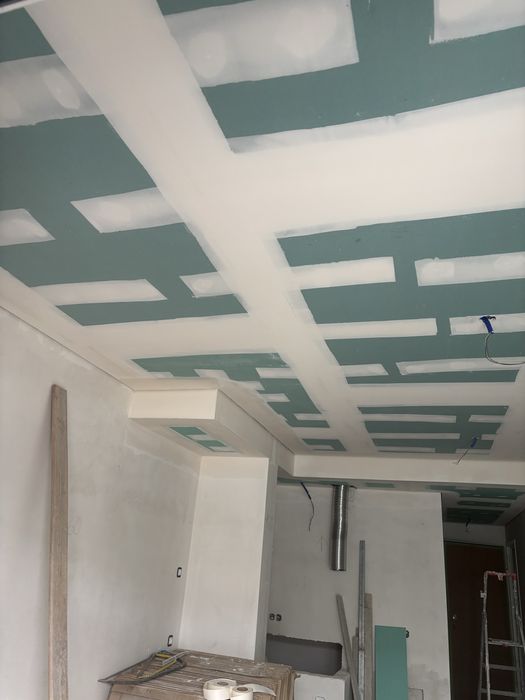 Profissional de Barramento e Acabamento em Pladur