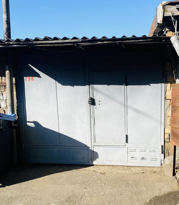 Продам гараж метро Васильківська вул Михайла Максимовича