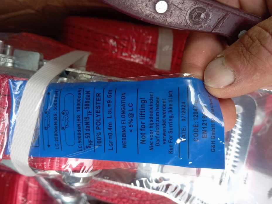 Стяжні ремні. Нові. З великою і малою.трещіткою. довжина 10м.9м.8м.