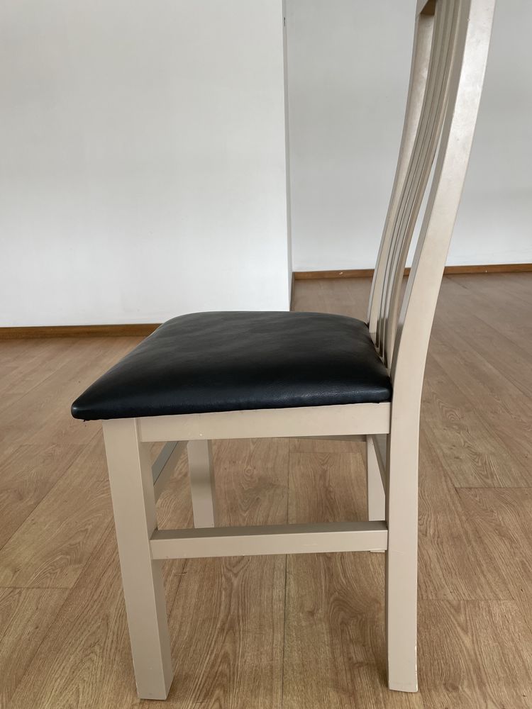 Mesa e 6 cadeiras pele preta