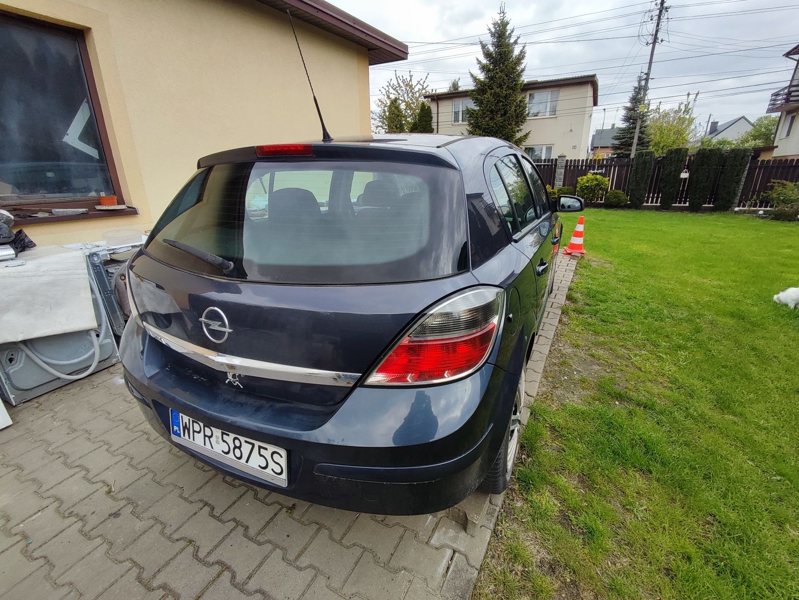 Opel Astra  H Hatchback salon Polska