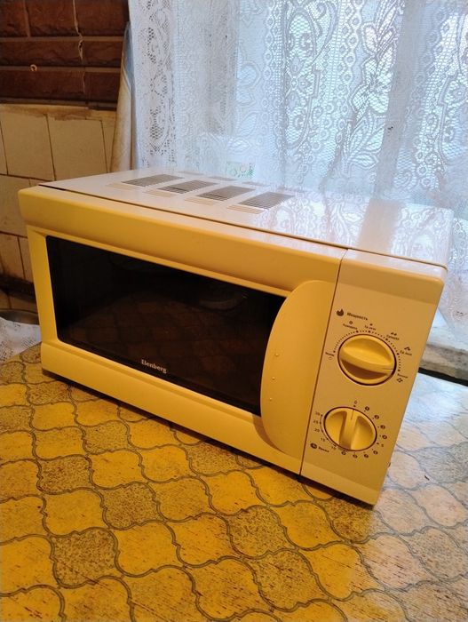 Мікрохвильовка Elenberg 700w
